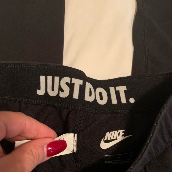 Nike leggings - Picture 2 of 2